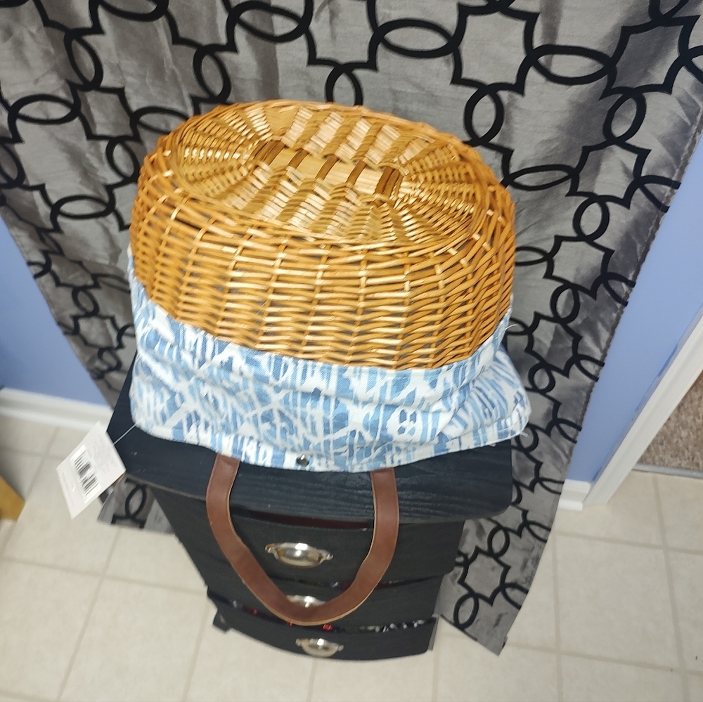 SOLD Picnic Time Basket Tote Blue Beach Canvas Willow Bag! - Picture 7 of 16